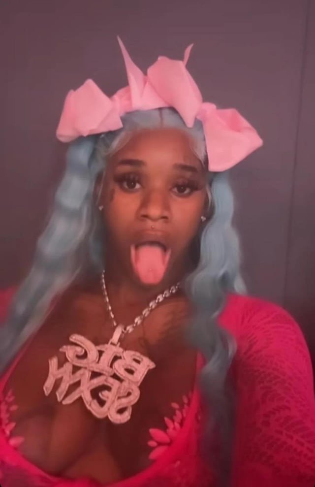 She done moved up to my No. 1 NutBuster spot 🥜🥜🥜💃🏾 #CnRtWrGl