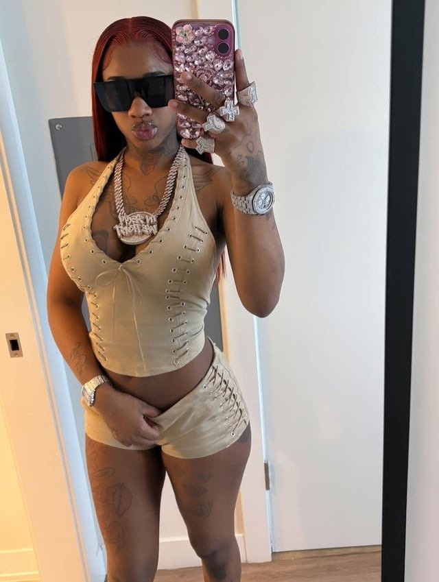 She done moved up to my No. 1 NutBuster spot 🥜🥜🥜💃🏾 #MEX0zrH9