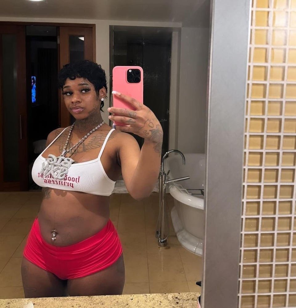 She done moved up to my No. 1 NutBuster spot 🥜🥜🥜💃🏾 #PfHyym7q