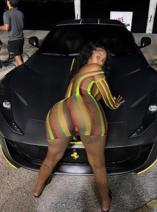 She done moved up to my No. 1 NutBuster spot 🥜🥜🥜💃🏾 #a2fWatN7