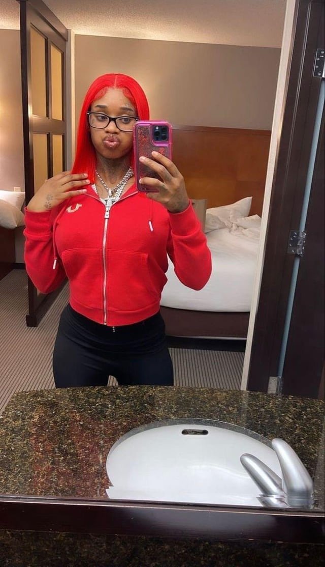 She done moved up to my No. 1 NutBuster spot 🥜🥜🥜💃🏾 #dZ3gxHHT