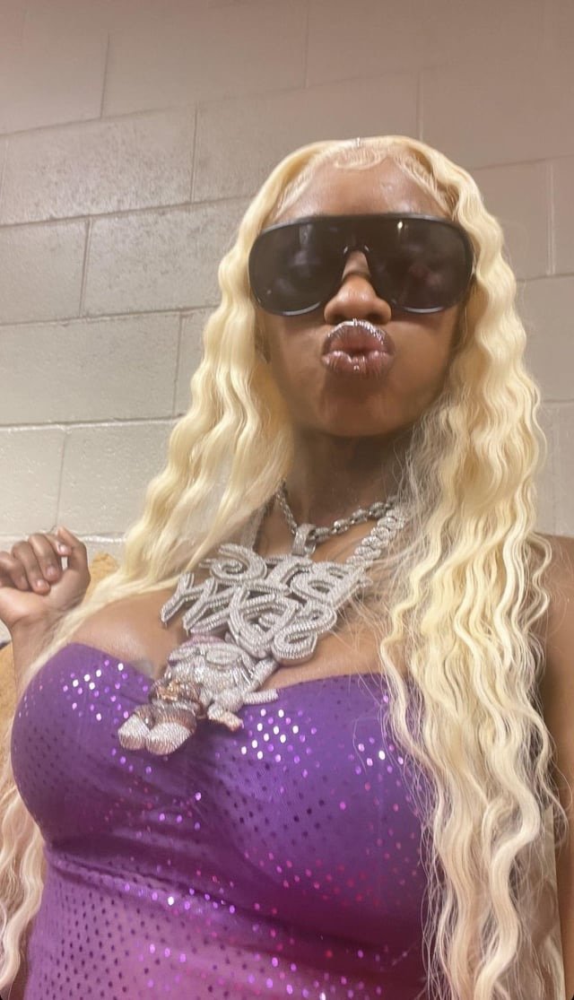 She done moved up to my No. 1 NutBuster spot 🥜🥜🥜💃🏾 #fgjBdGXX