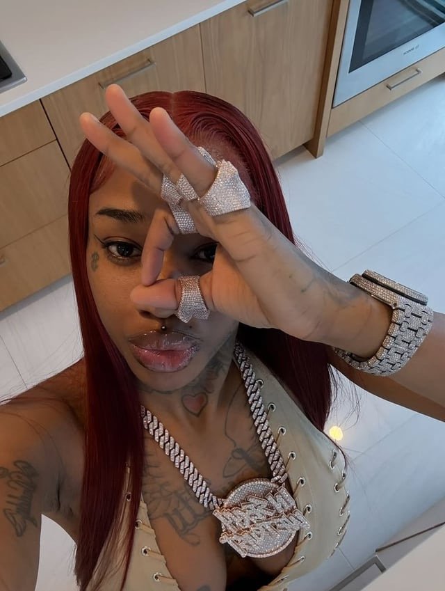 She done moved up to my No. 1 NutBuster spot 🥜🥜🥜💃🏾 #rQL99jPX