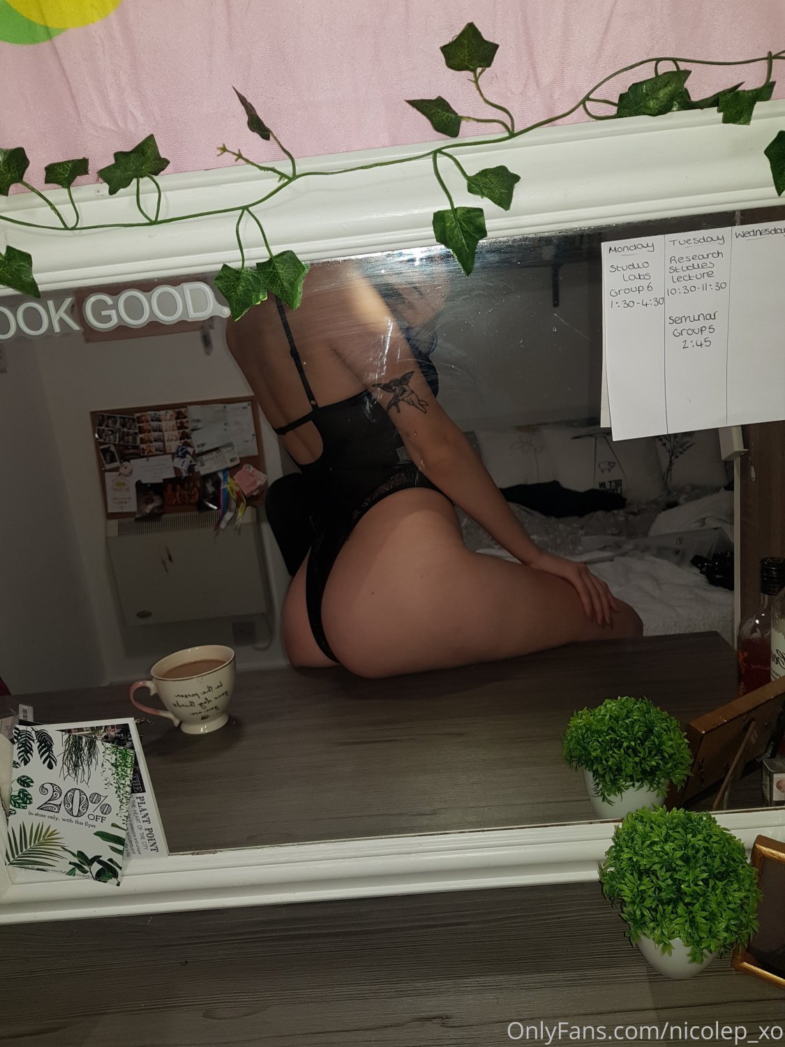 Skinny redhead white girl with a thick ass fucks herself with a dildo #Y9jtIlTC