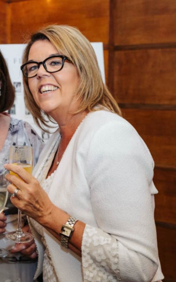 English MILF with big titties. Hit me up to expose your own. #GIZCozXP